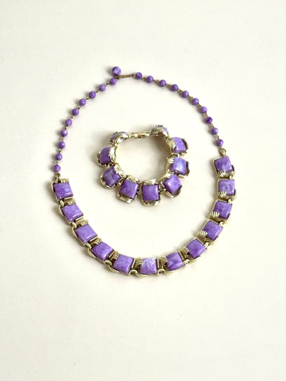 Vintage Coro Mid Century Thermoset Purple Gold-Tone Necklace & Bracelet Set MCM - Picture 3 of 6
